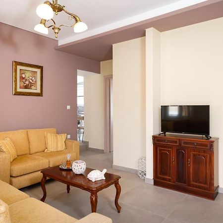 Villa Pines Лименария Екстериор снимка