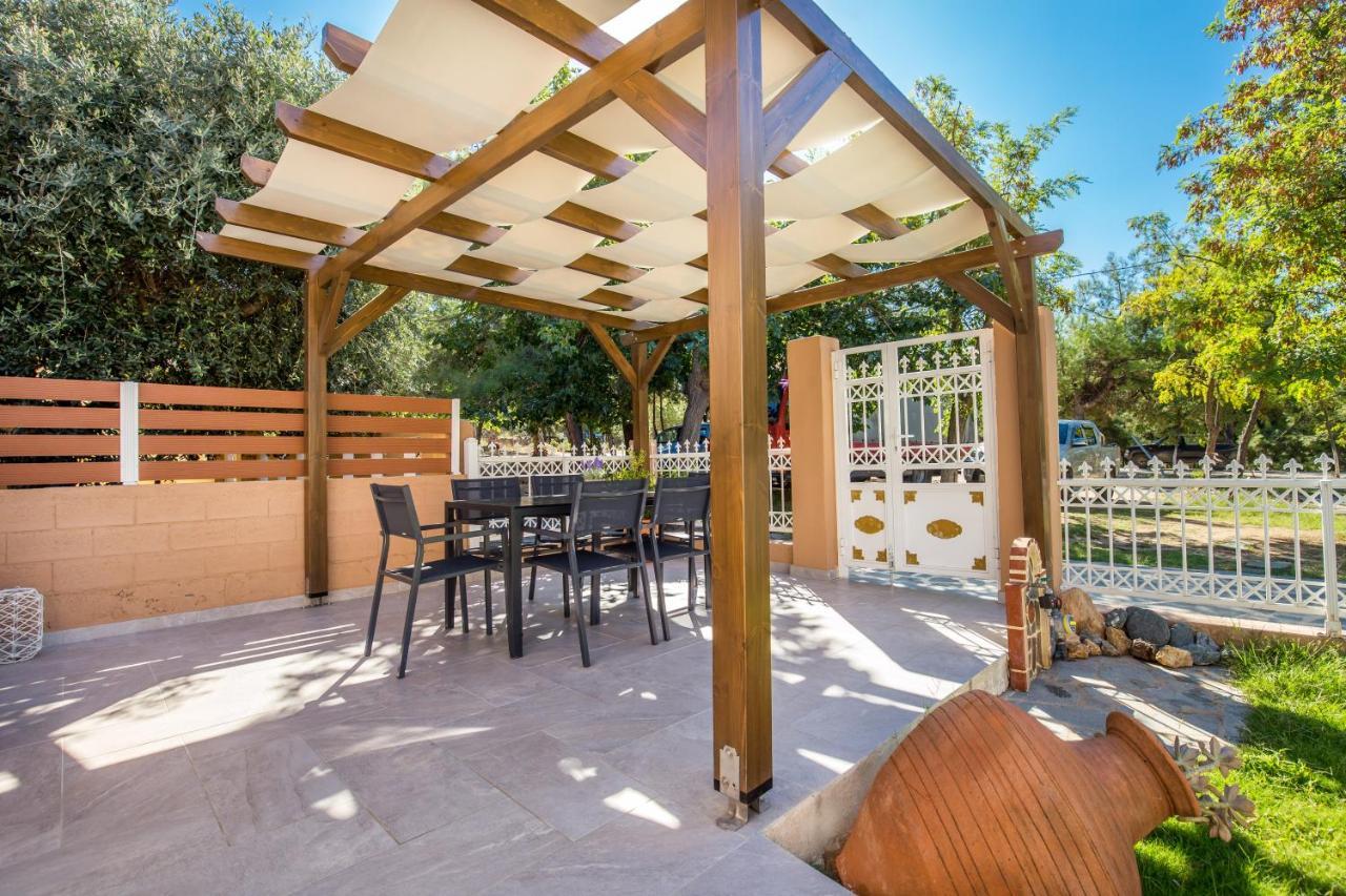 Villa Pines Лименария Екстериор снимка